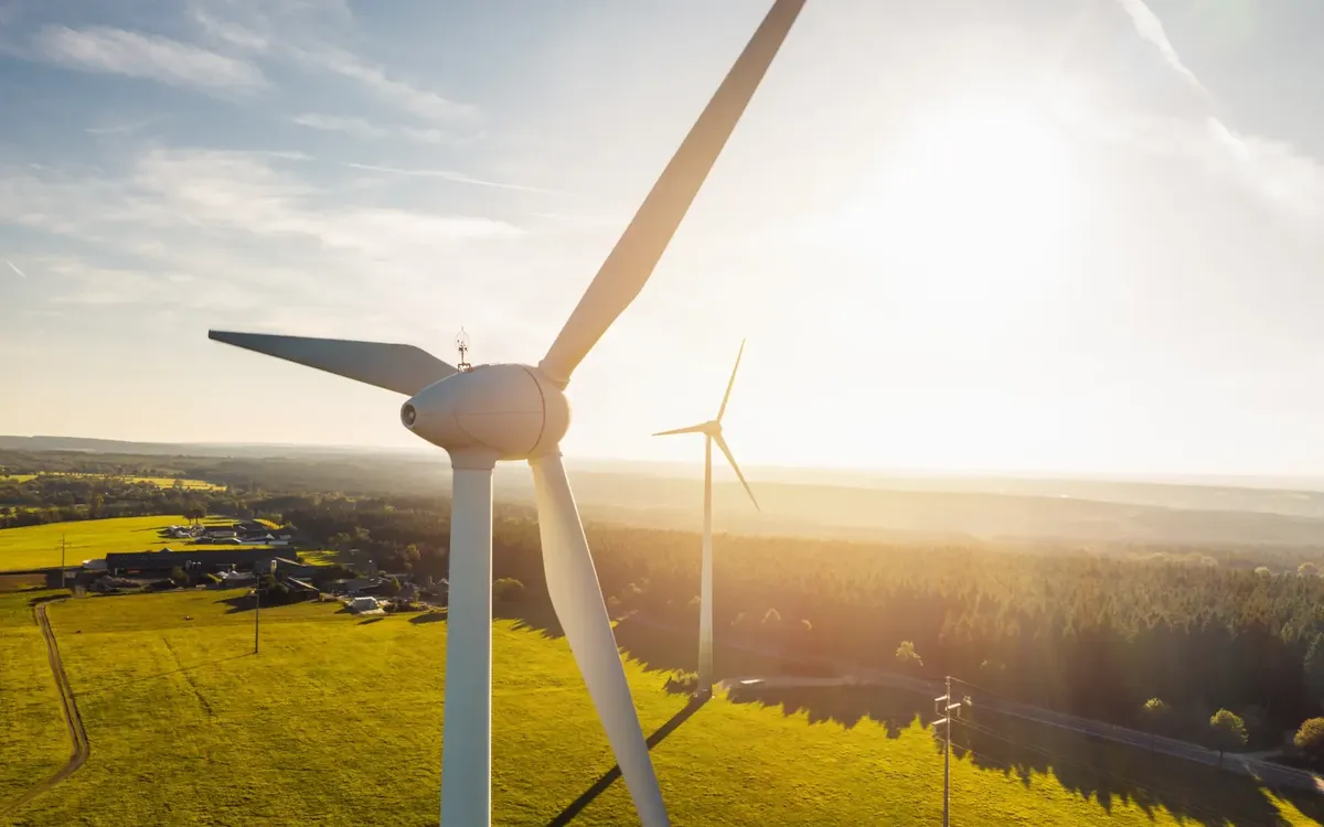 Mit einer Lastbank prüfen Experten Generatoren von Windkraftanlagen